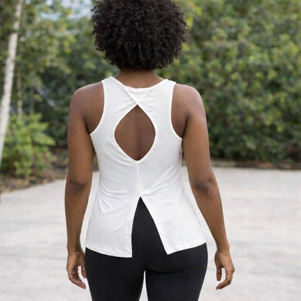 NWT - XS white tank. SCORPIO SOL warrior key hole workout, exercise, yoga top.